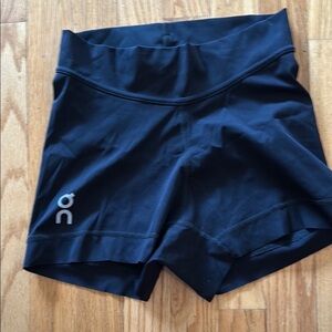 On Running S Black booty short Athletic Shorts with Compression Fit, great cond